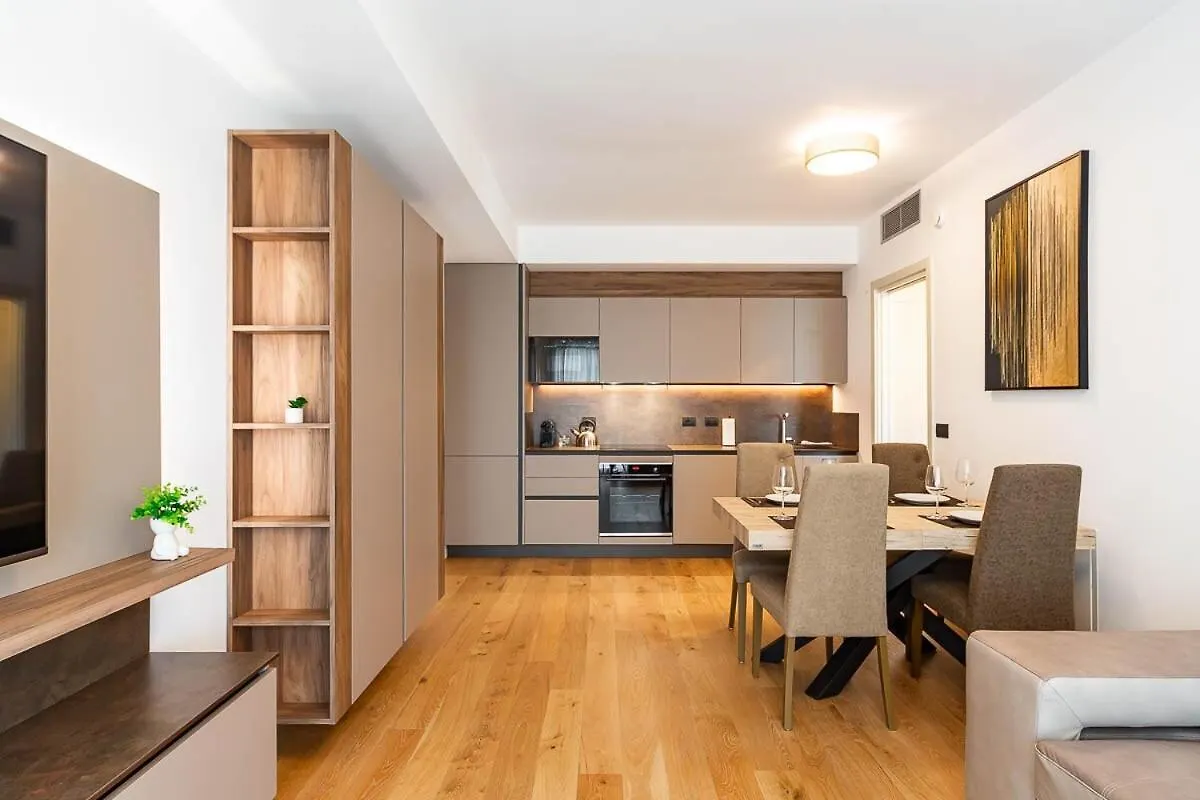 Free Parking Besta 10 Minutes Away Private Terrace And Garden View Milan Italie
