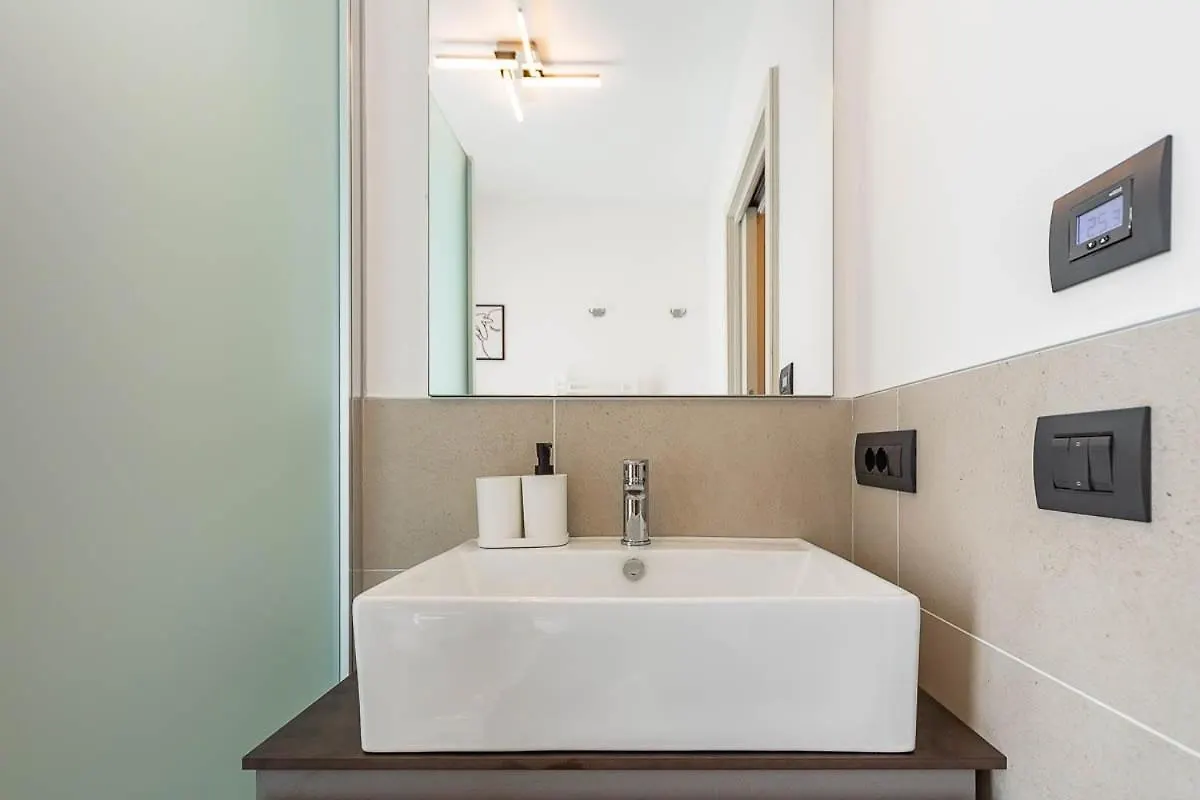 Appartement Free Parking Besta 10 Minutes Away Private Terrace And Garden View Milan Italie