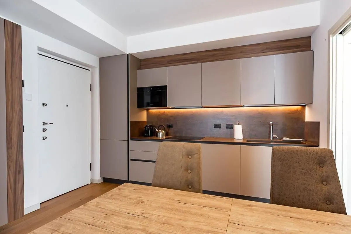 Free Parking Besta 10 Minutes Away Private Terrace And Garden View Milan