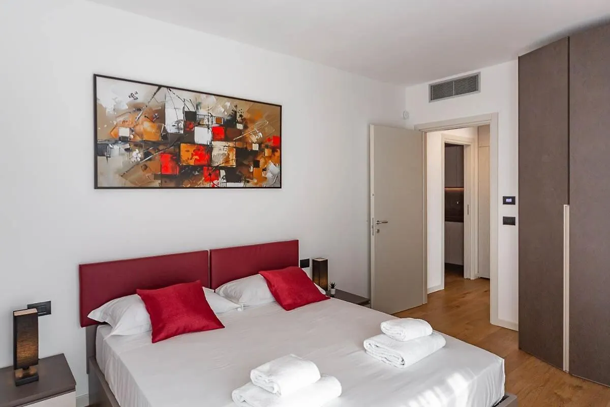 Free Parking Besta 10 Minutes Away Private Terrace And Garden View Milan 0*,  Italie