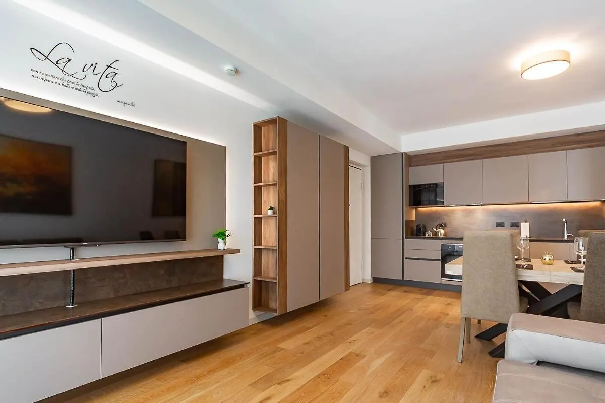 Free Parking Besta 10 Minutes Away Private Terrace And Garden View Milan Appartement