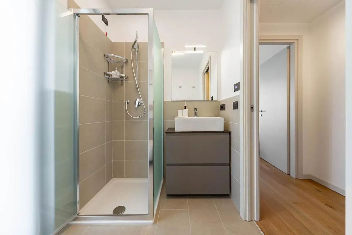 Free Parking Besta 10 Minutes Away Private Terrace And Garden View Milan Appartement