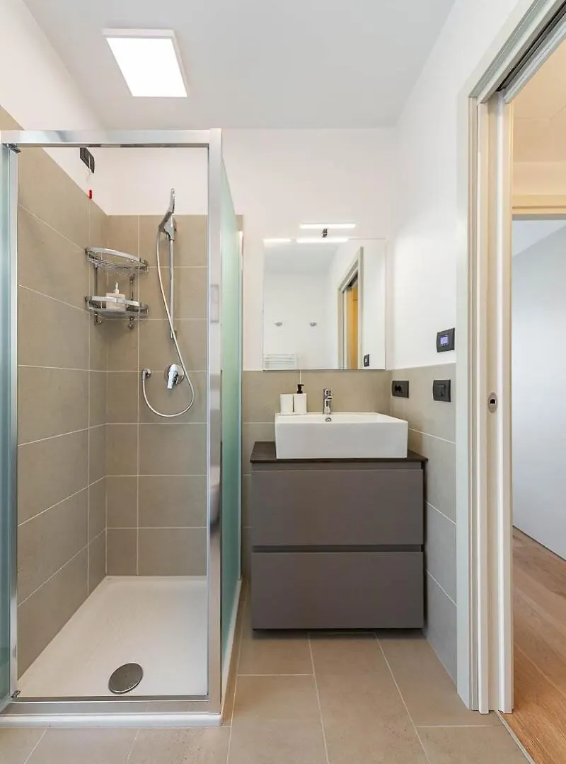 Free Parking Besta 10 Minutes Away Private Terrace And Garden View Milan