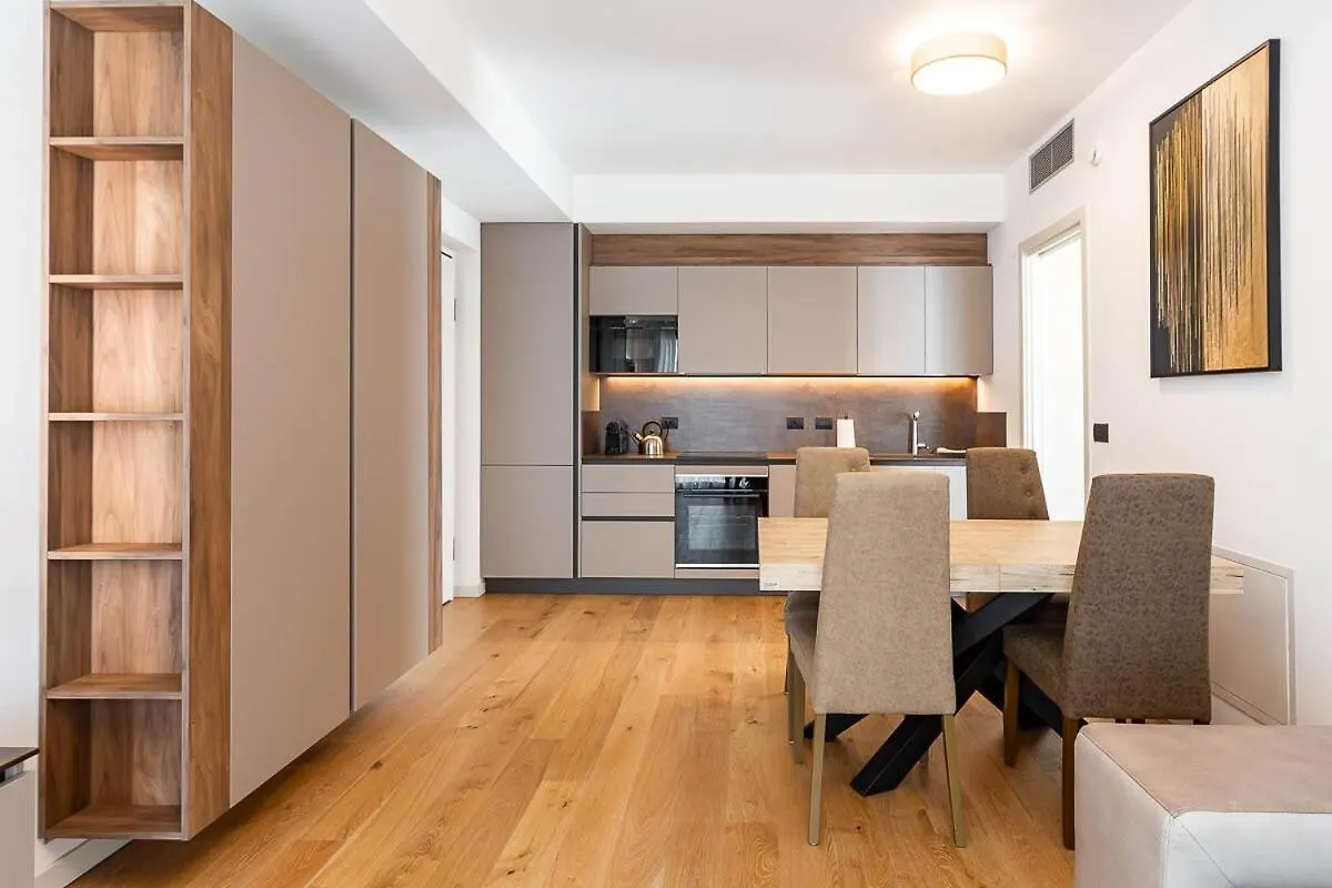 Free Parking Besta 10 Minutes Away Private Terrace And Garden View Milan 0*,