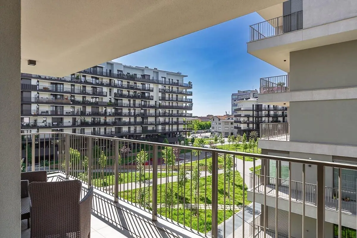 Appartement Free Parking Besta 10 Minutes Away Private Terrace And Garden View Milan