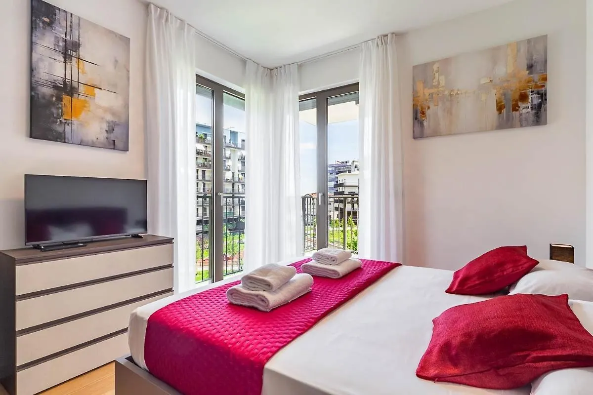 Free Parking Besta 10 Minutes Away Private Terrace And Garden View 밀라노